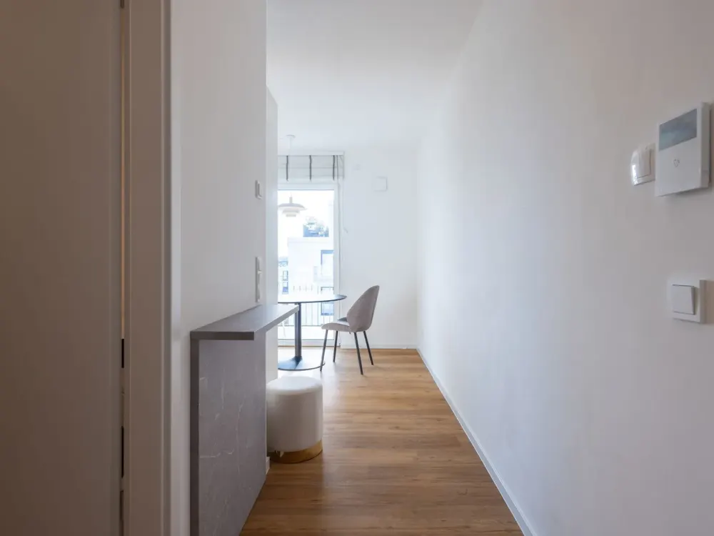 Vollmöblierte 2-Zimmer-Wohnung mit Balkon zum Erstbezug!