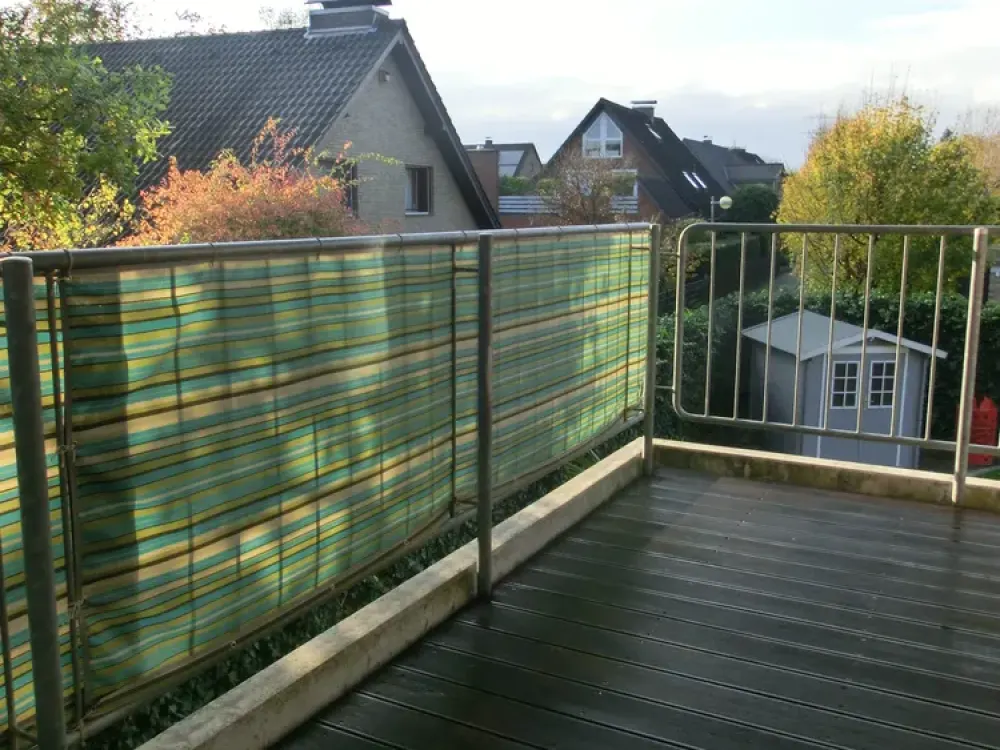 Meerbusch, Lank-Latum: Schöne 3-Zimmer-Wohnung mit Balkon + Stellplatz.