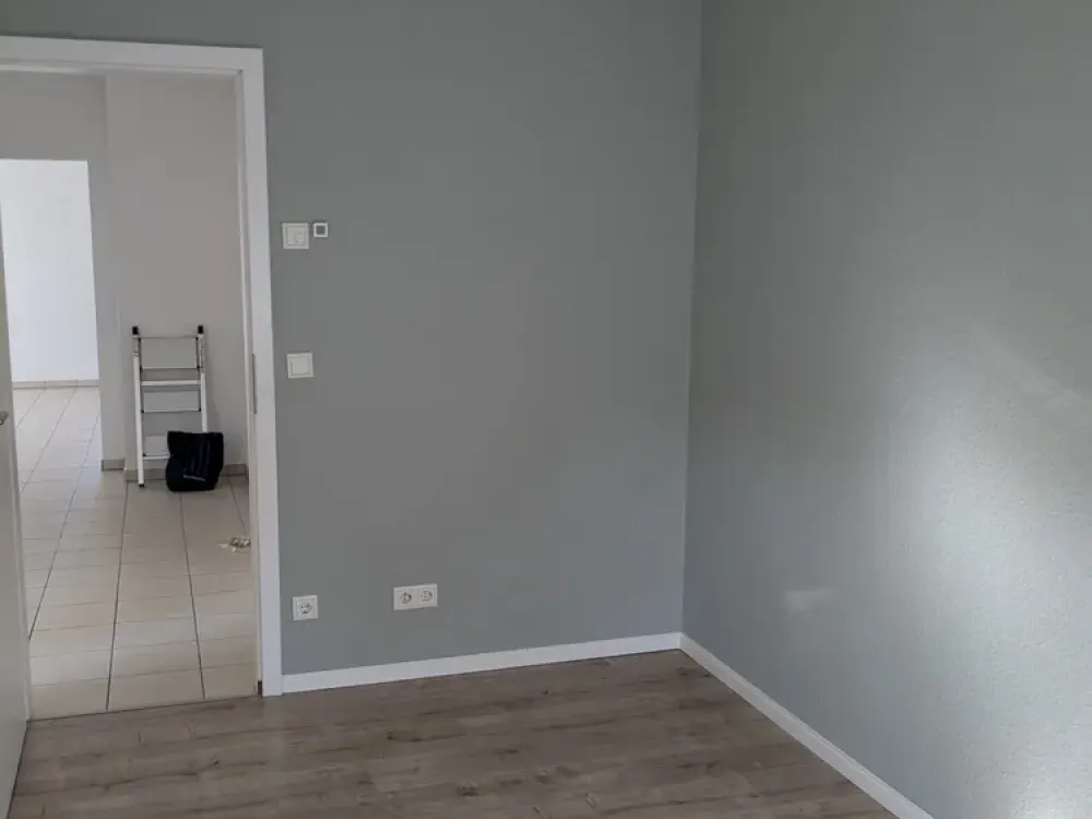 Meerbusch, Lank-Latum: Schöne 3-Zimmer-Wohnung mit Balkon + Stellplatz.