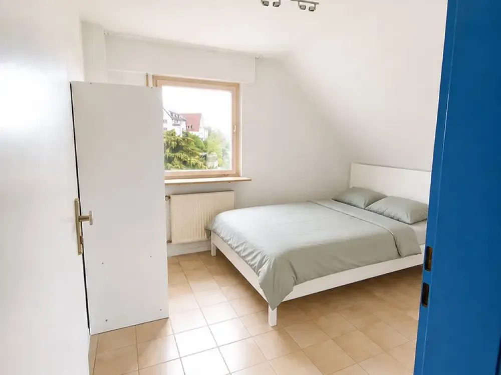 Vollmöbliertes Studioapartment mit Balkon und Aussicht über Stuttgart