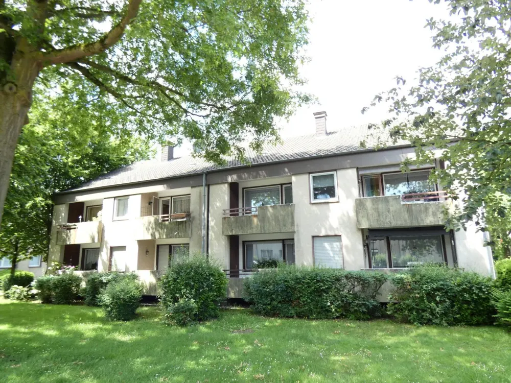 Erdgeschoss-Wohnung mit Balkon *wird umfassend modernisiert*