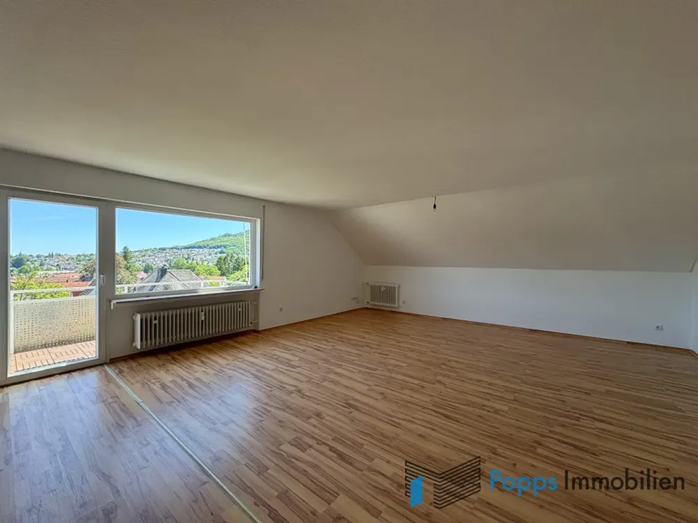 Großzügige 3-Zimmer-Wohnung mit fantastischem Weitblick über Fischbach