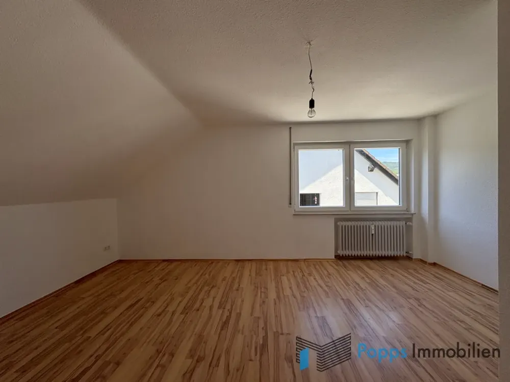 Großzügige 3-Zimmer-Wohnung mit fantastischem Weitblick über Fischbach