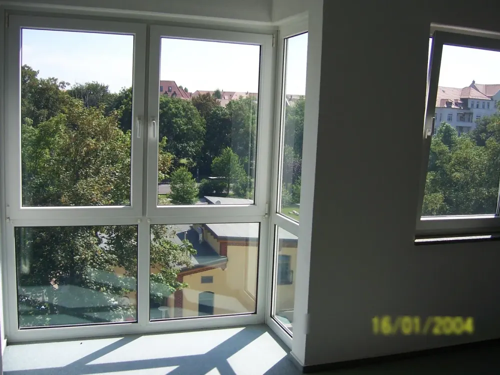 Single-Wohnung mit Wintergarten, Einbauküche und Blick ins Grüne