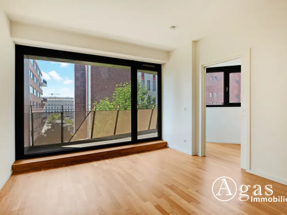 Sehr helle 2 Zimmer Wohnung mit ca. 54m², EBK und Balkon in Berlin-Mitte!
