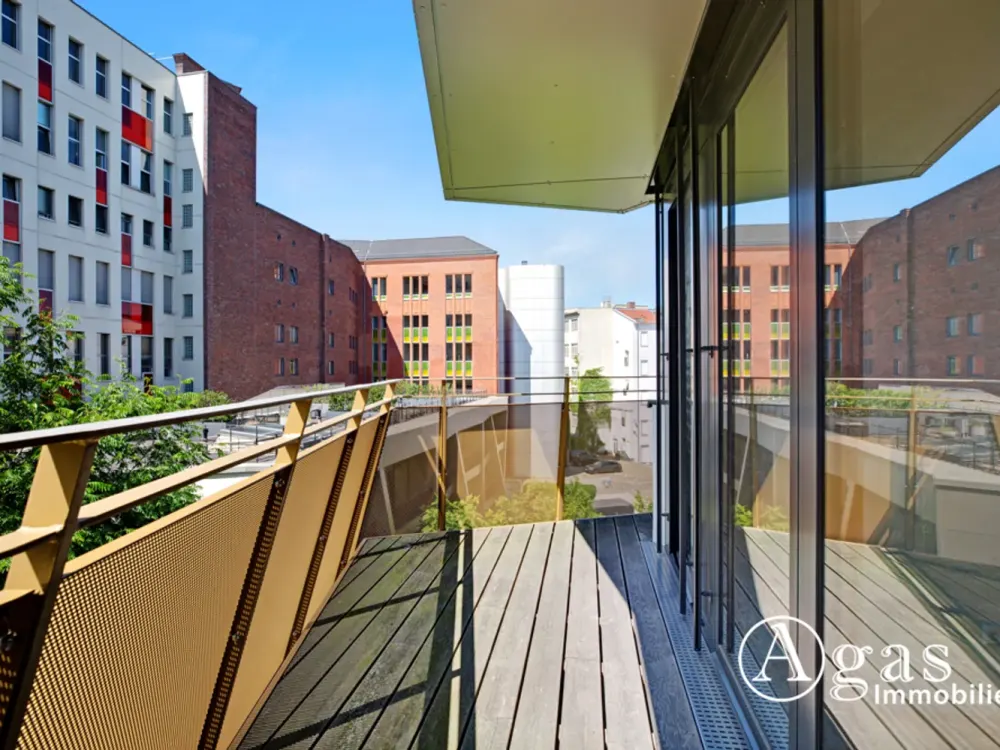Sehr helle 2 Zimmer Wohnung mit ca. 54m², EBK und Balkon in Berlin-Mitte!