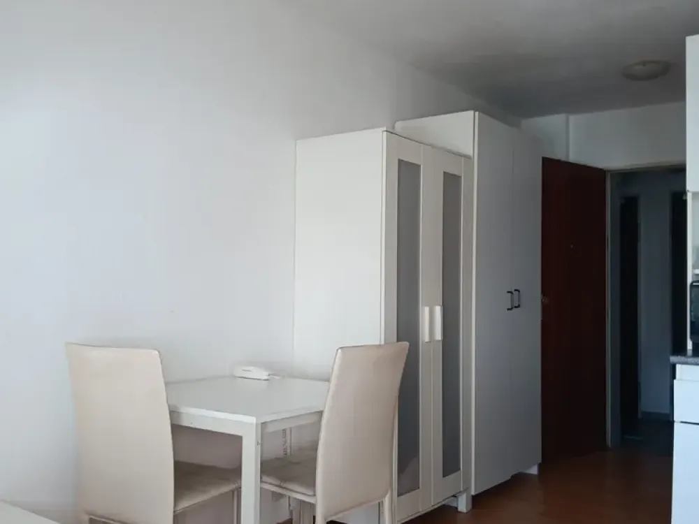 Möblierte Dachgeschosswohnung direkt am Uniklinik in Düsseldorf