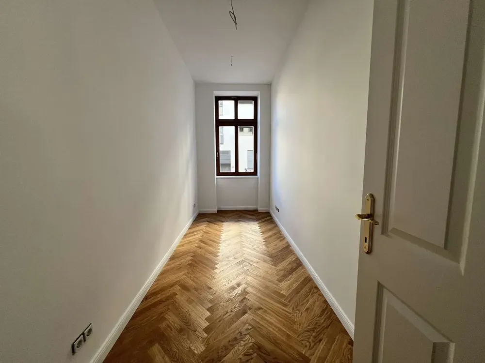 Exklusive 2-Zimmer-Wohnung im Waldstraßenviertel, mit Balkon und Aufzug!