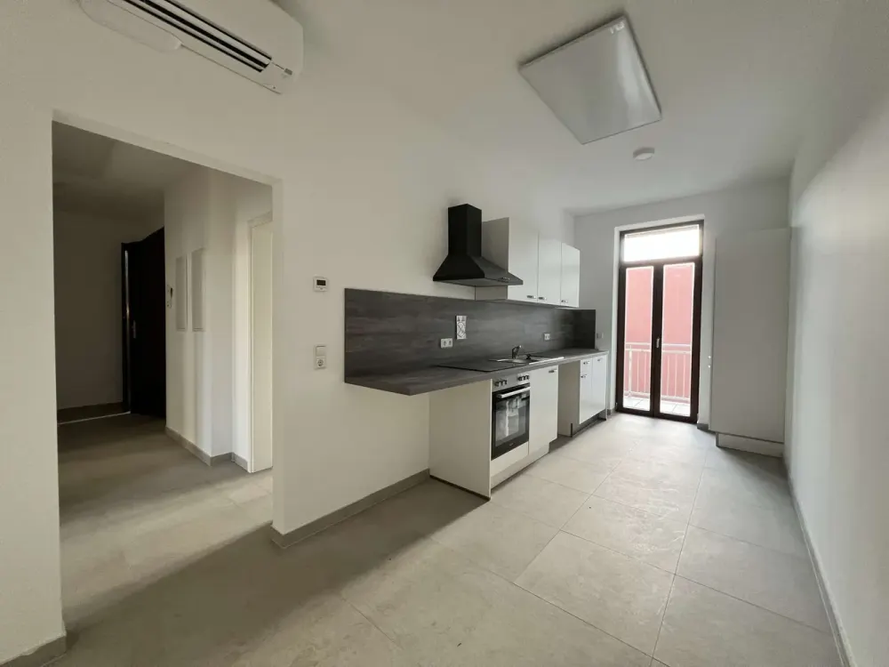 Exklusive 2-Zimmer-Wohnung im Waldstraßenviertel, mit Balkon und Aufzug!