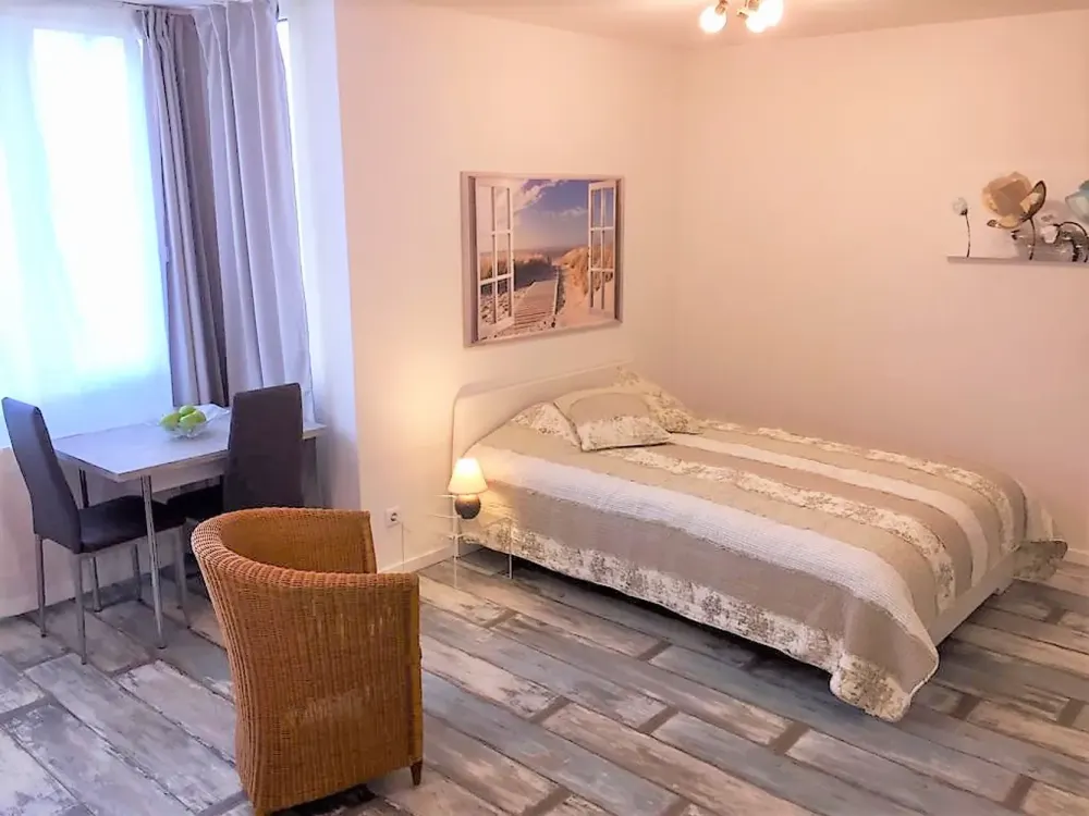 Einen Monat wohnen in Neu-Ehrenfeld-möbliertes Apartment