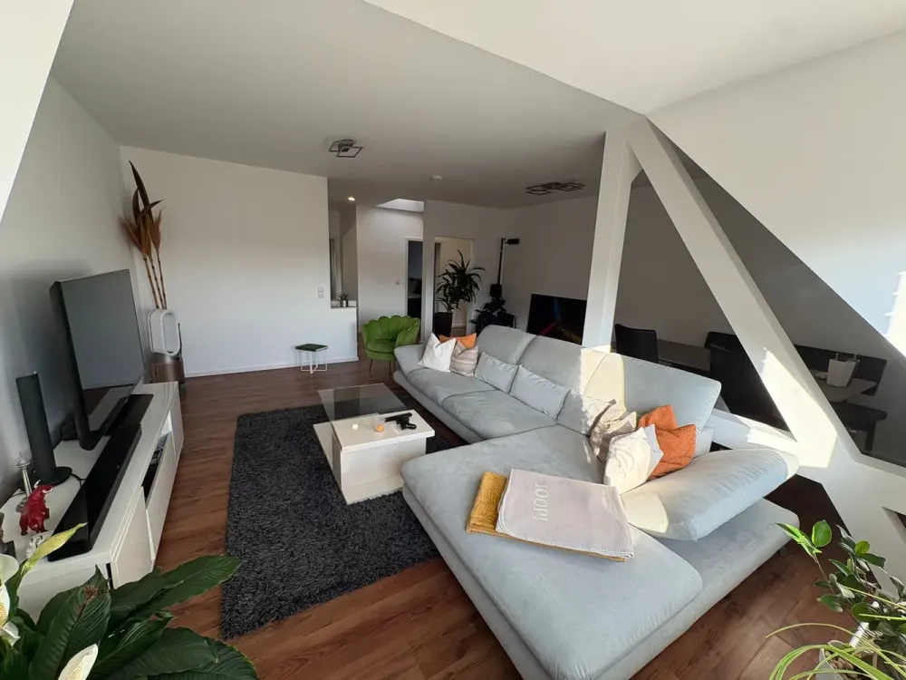 Wohnen mit Charakter: 3-Zimmer-Dachgeschosswohnung in Leipzig