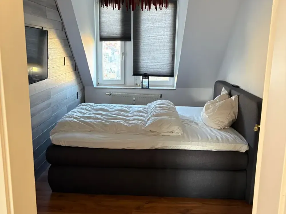 Wohnen mit Charakter: 3-Zimmer-Dachgeschosswohnung in Leipzig