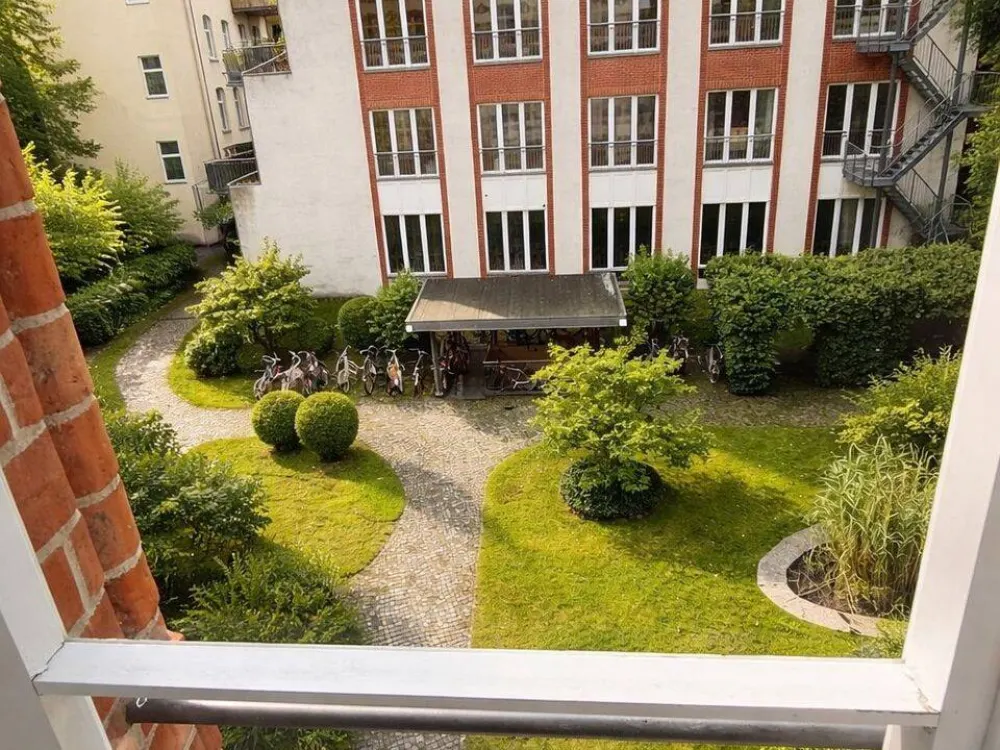 2-Zimmer-Wohnung in Berlin-Mitte am Engelbecken | Möbliert oder unmöbliert | Flexible Mietdauer