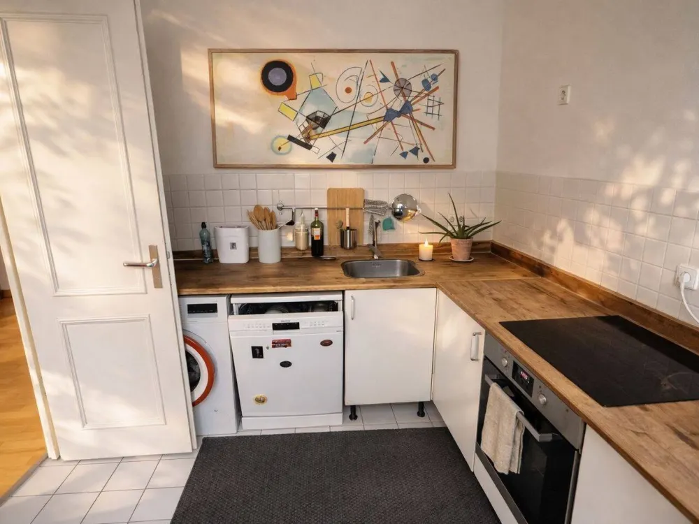 2-Zimmer-Wohnung in Berlin-Mitte am Engelbecken | Möbliert oder unmöbliert | Flexible Mietdauer