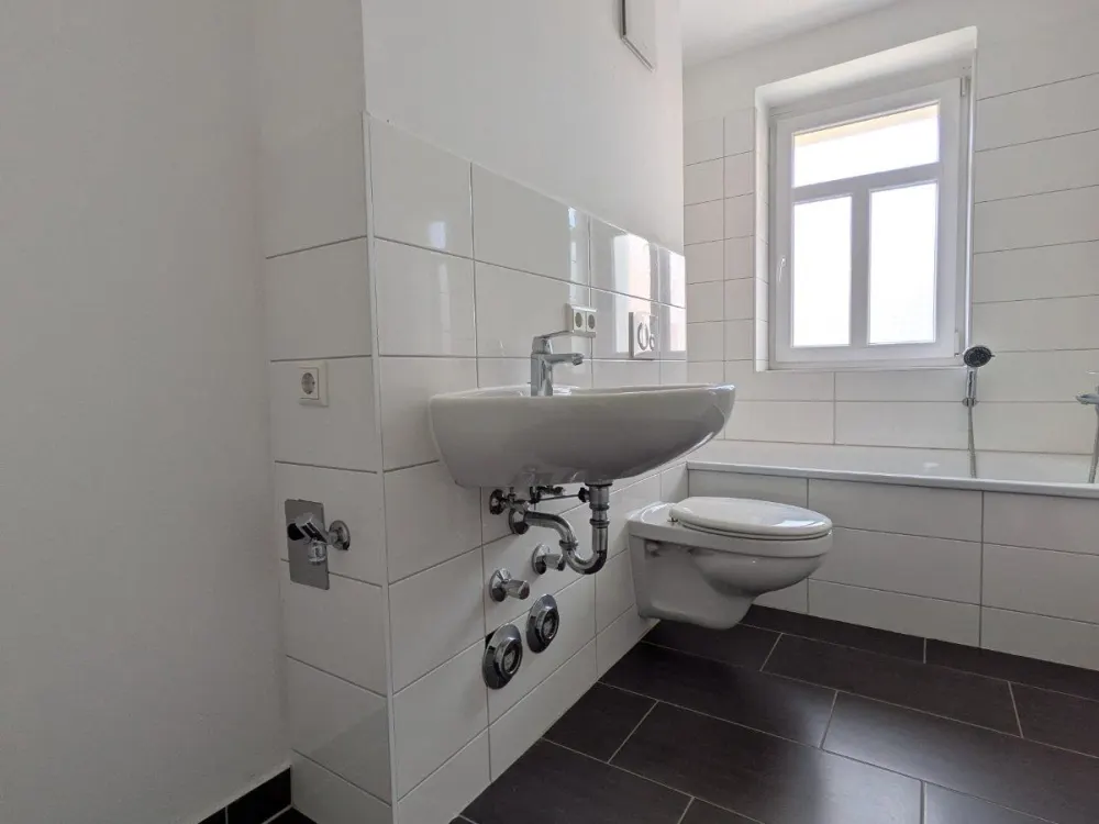 hell+schick+gemütlich: 2 Zimmer Wohnung mit Wanne/extra Küche/Balkon! #DD44