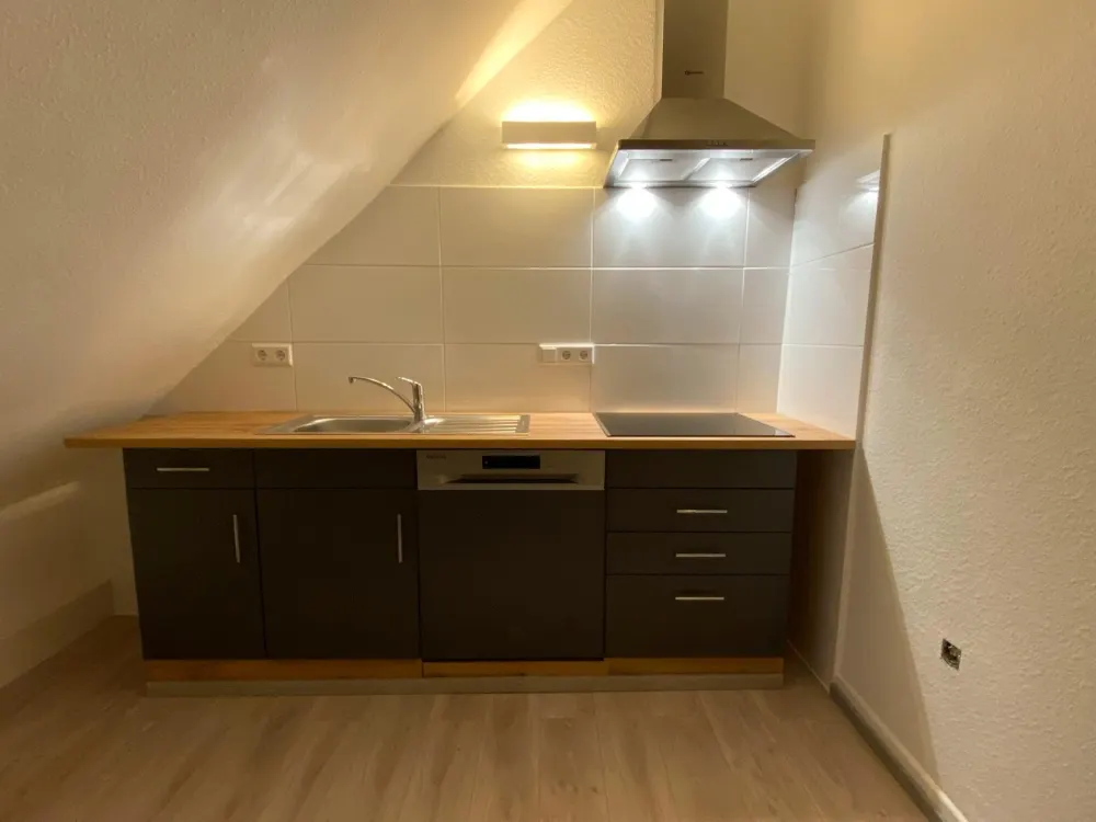 Schöne helle Wohnung mit kleinem Balkon