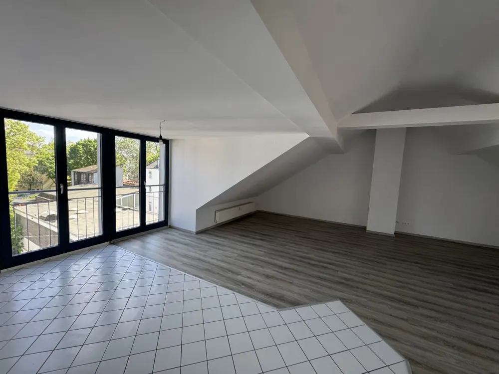 Superhelles Wohnzimmer! Wohnung für Paare oder Singles!