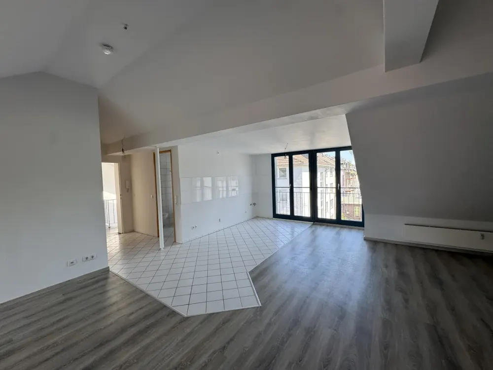 Superhelles Wohnzimmer! Wohnung für Paare oder Singles!