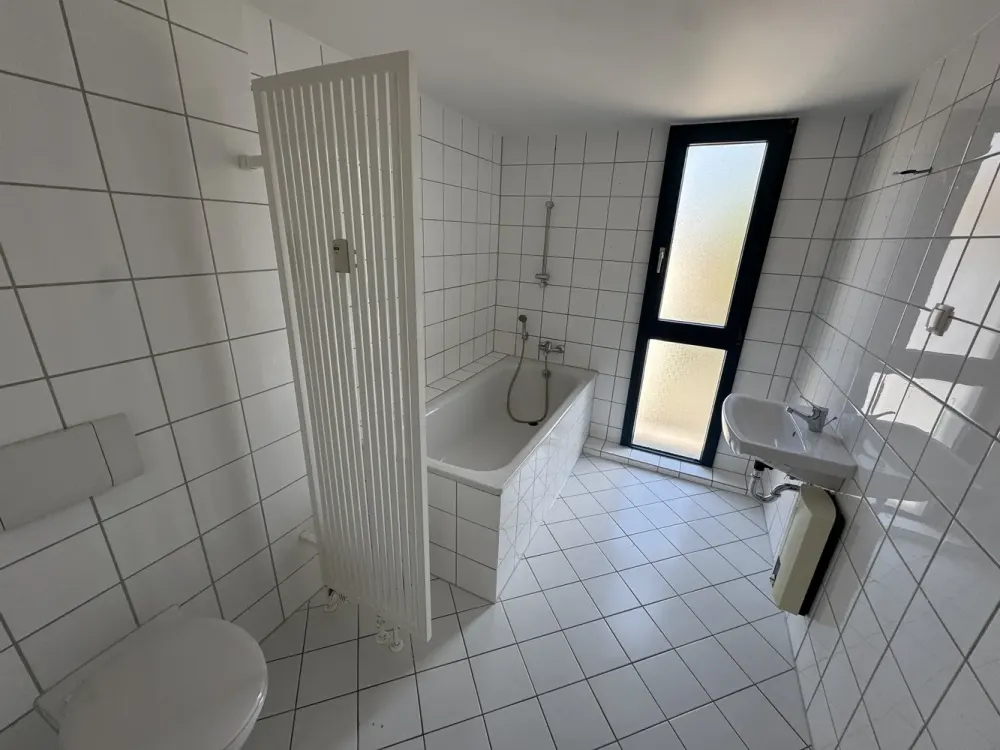 Superhelles Wohnzimmer! Wohnung für Paare oder Singles!