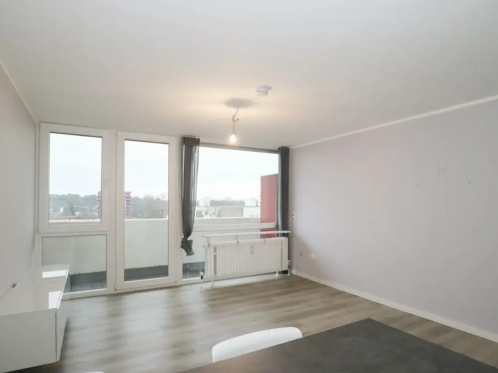 Living with Character: Compact Apartment in Dormagen 35m2