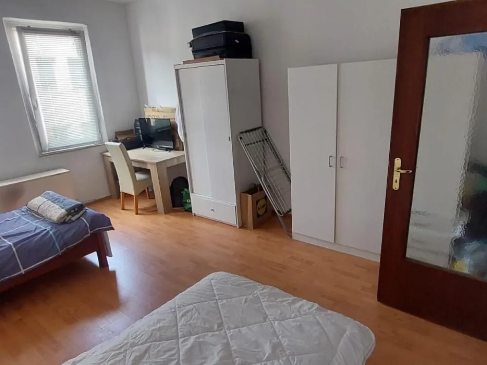 Renovierte 2ZimmerWohnung mit Einbauküche, zentral, ruhig,Uni Nah