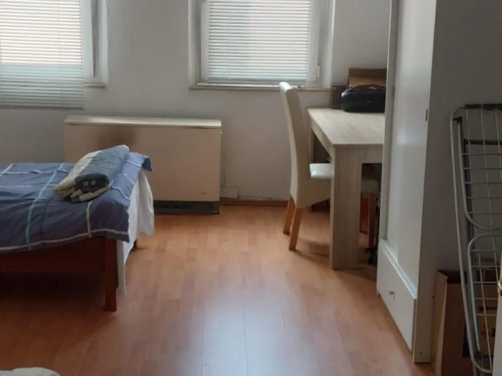 Renovierte 2ZimmerWohnung mit Einbauküche, zentral, ruhig,Uni Nah