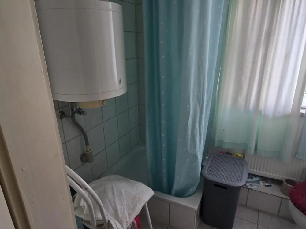 Voll Möbiliert 1 ZKB 33qm DG Wohnung