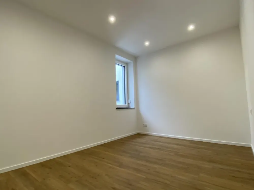 3-Room Apartment in Dream Location with Kitchen and Terrace