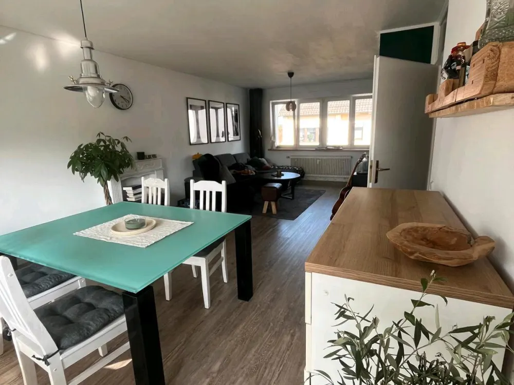 Sonnige Etagenwohnung 3ZKB, Loggia