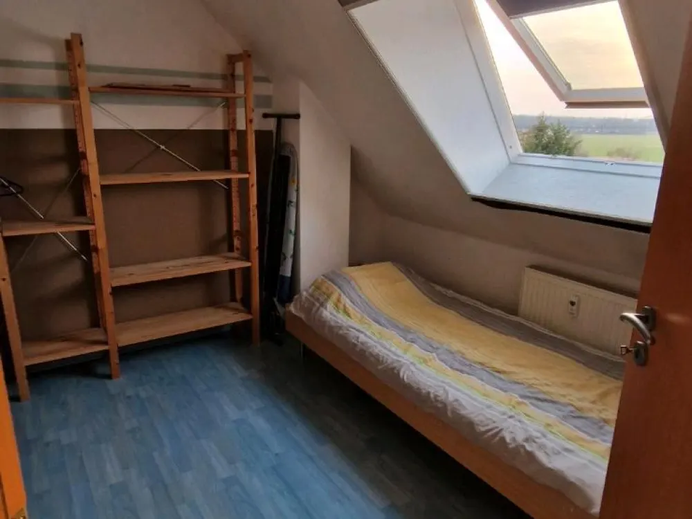 Helle 2-Zimmer-Dachgeschosswohnung mit Ausblick ins Grüne