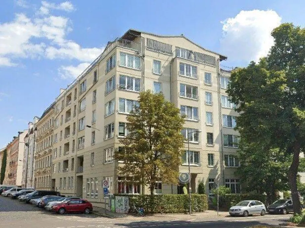 2-Zimmerwohnung mit Wintergarten und Balkon, Aufzug und Tiefgaragenstellplatz in der Leipziger August-Bebel-Straße