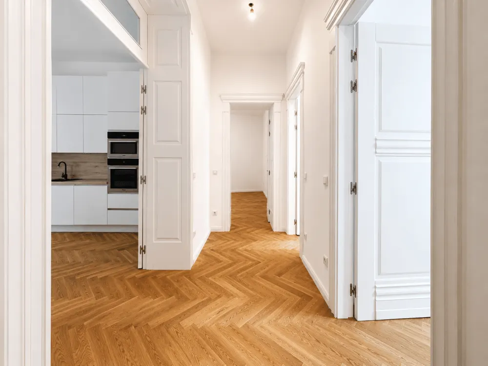 Seltene 4-Zimmer-Gartenwohnung mit ca. 173 m² Privatgarten, direkt am Adenauerplatz!