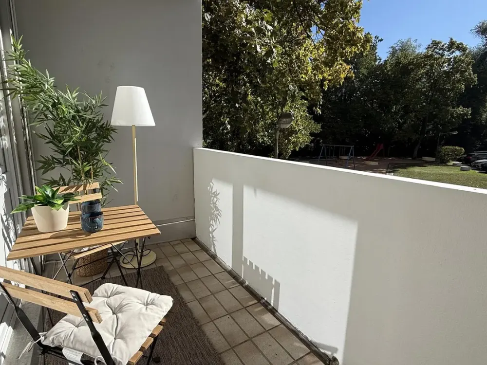Möbliertes 1-Zi.-Apartment mit Morgensonnen-Balkon, alles inklusive - Erlangen