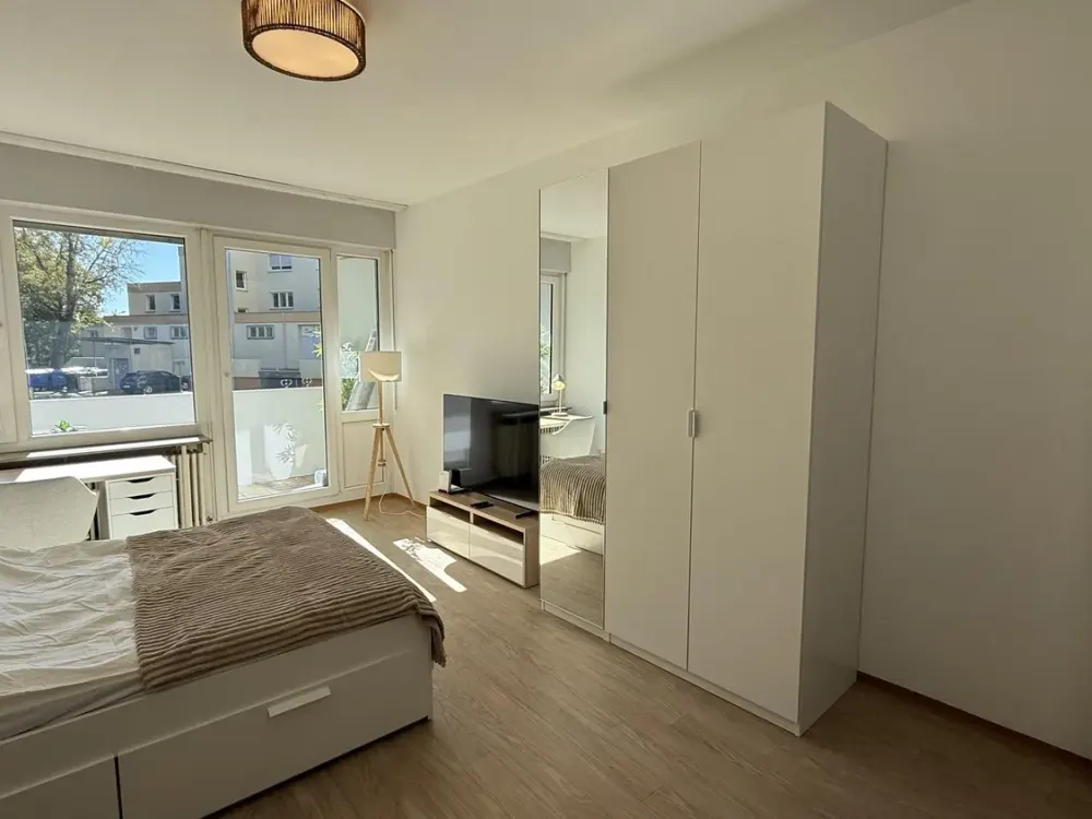 Möbliertes 1-Zi.-Apartment mit Morgensonnen-Balkon, alles inklusive - Erlangen