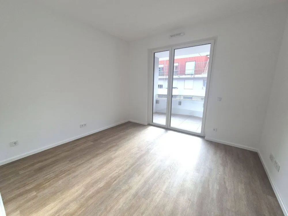 Exklusive Neubau-Mietwohnung in List / Vahrenwald - 4 Zimmer Wohnung mit 2 Loggien