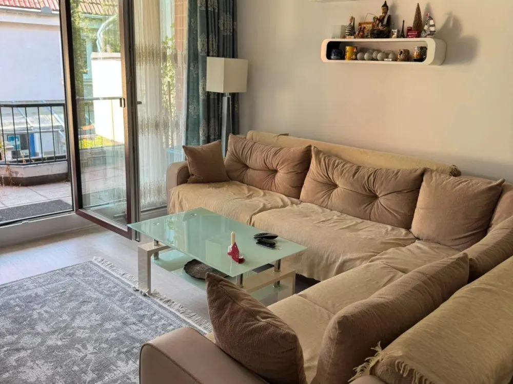 Voll möblierte 2-Zimmer-Wohnung mit Balkon in attraktiver Lage in