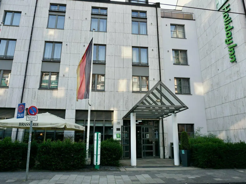 Hotel Apartement im ehem. Holiday Inn, Düsseldorf Hafen 4 Sterne