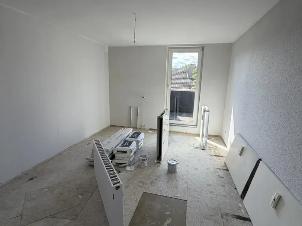 Renovierte 4-Zimmer-Wohnung mit 2 Balkonen im DG - Leverkusen-Schlebusch