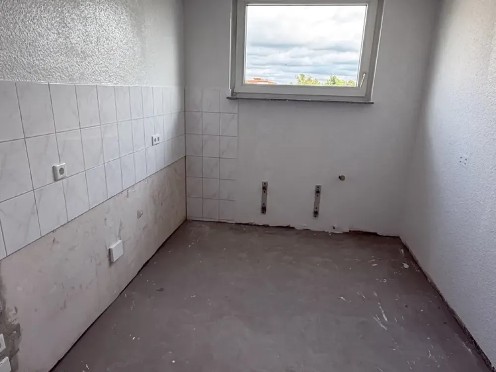 Renovierte 4-Zimmer-Wohnung mit 2 Balkonen im DG - Leverkusen-Schlebusch
