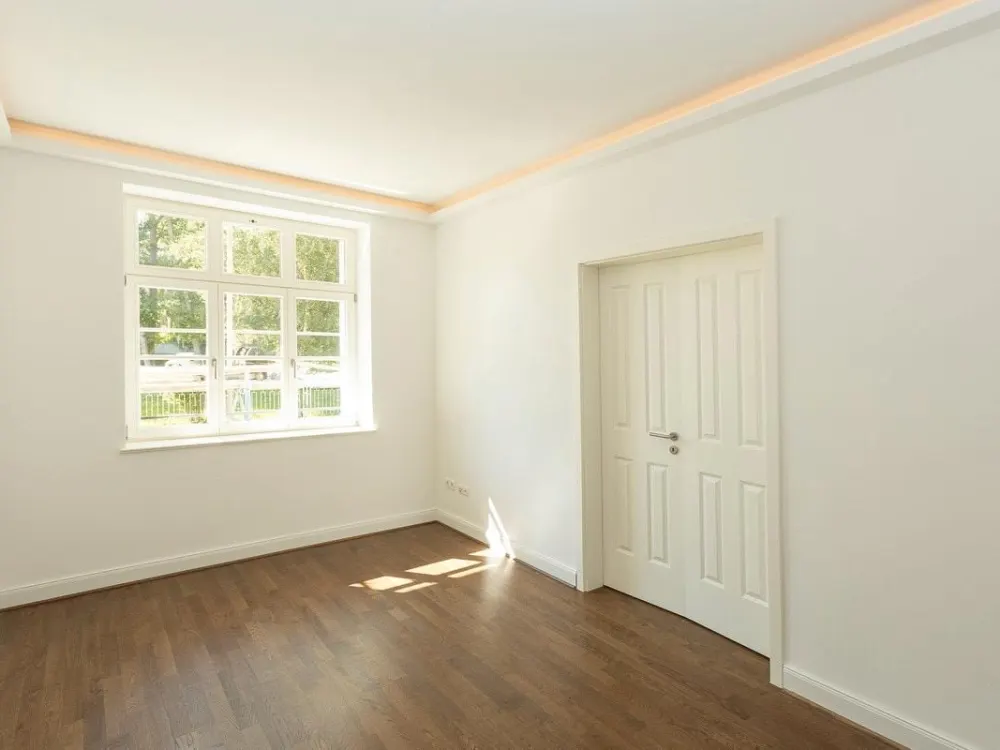 Chic Nest! + Dark Parquet + Underfloor Heating + Balcony + Bathroom with Tub & Shower + LED Lighting
