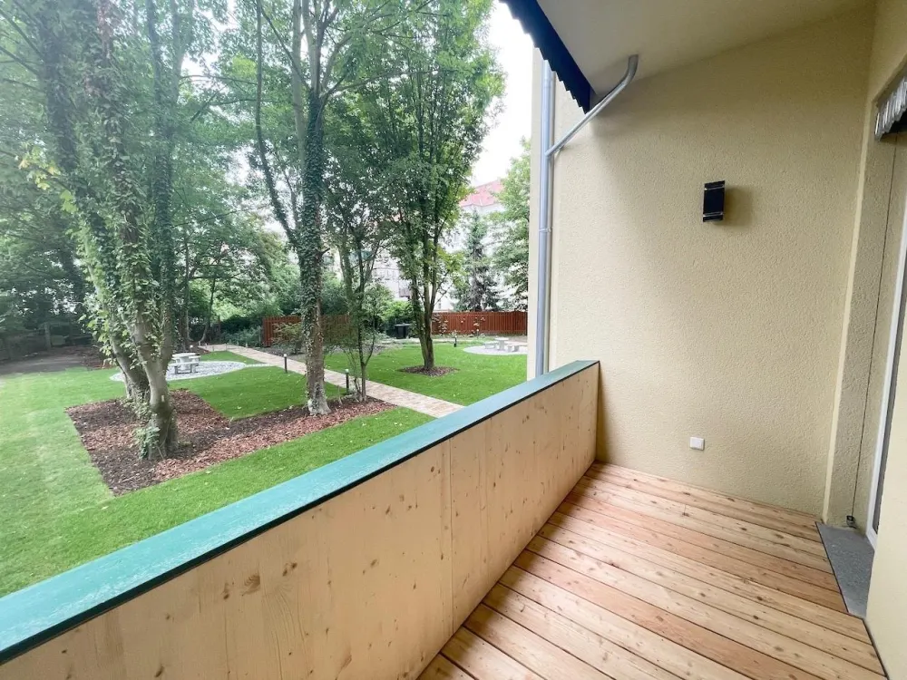 Chic Nest! + Dark Parquet + Underfloor Heating + Balcony + Bathroom with Tub & Shower + LED Lighting