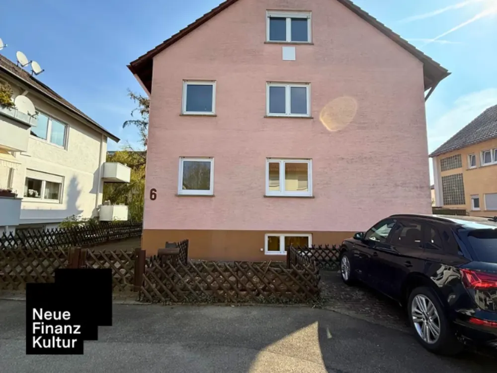 3-Zimmer-Wohnung im 1. OG mit Balkon, Garten, Gartenhaus & Garage mit Werkstatt