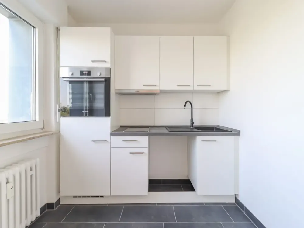 54 m² to Feel Good, 1-Room Apartment with New Fitted Kitchen & Newly Developed Roof Terrace