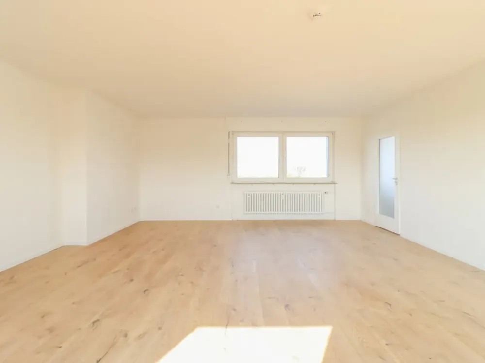 54 m² to Feel Good, 1-Room Apartment with New Fitted Kitchen & Newly Developed Roof Terrace