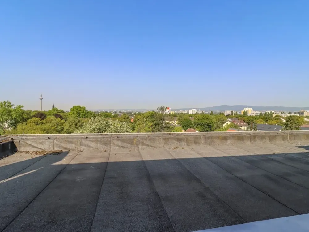 54 m² to Feel Good, 1-Room Apartment with New Fitted Kitchen & Newly Developed Roof Terrace