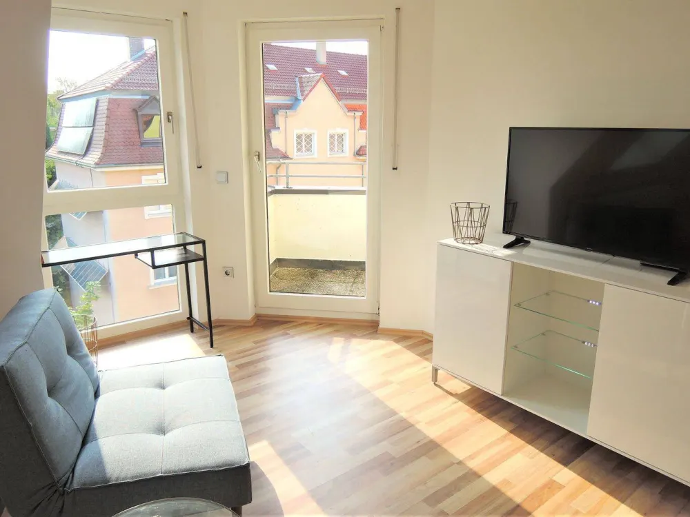 Helles 1-Zimmer Apartment mit kleinem Sonnenbalkon