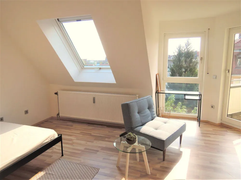 Helles 1-Zimmer Apartment mit kleinem Sonnenbalkon