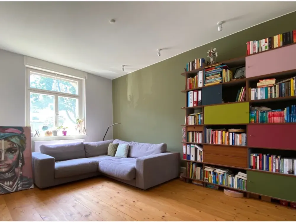 Liebevoll modernisierte 2,5-Zimmer-Altbauwohnung mit Garage in Stuttgart-West