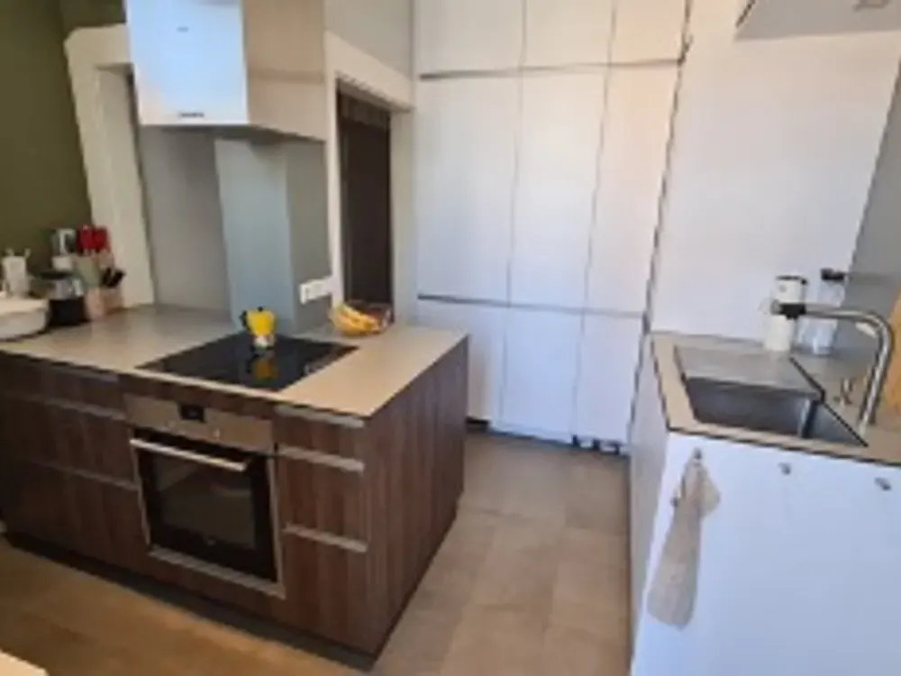 Liebevoll modernisierte 2,5-Zimmer-Altbauwohnung mit Garage in Stuttgart-West