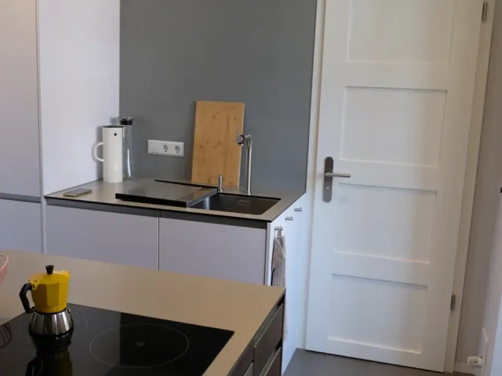 Liebevoll modernisierte 2,5-Zimmer-Altbauwohnung mit Garage in Stuttgart-West